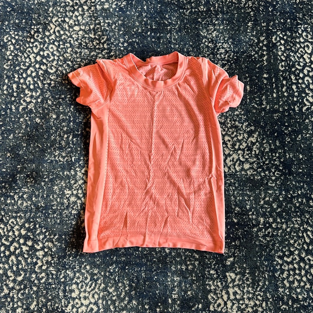 Lululemon fitted cantaloupe orange workout tee
